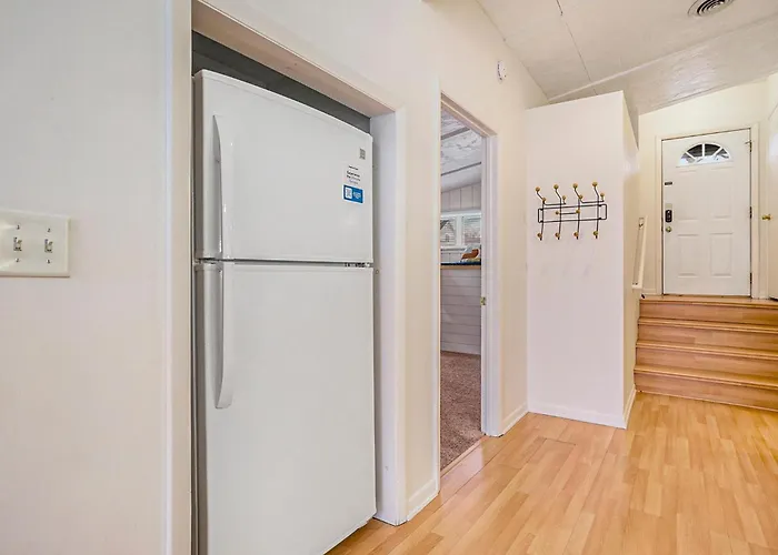 Riverside Suites - Unit B